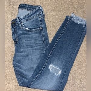 Women’s low rise skinny jean